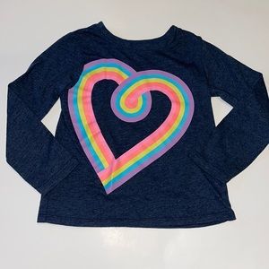 Super cute heart shirt🤍😁✨(3 for $20)✨